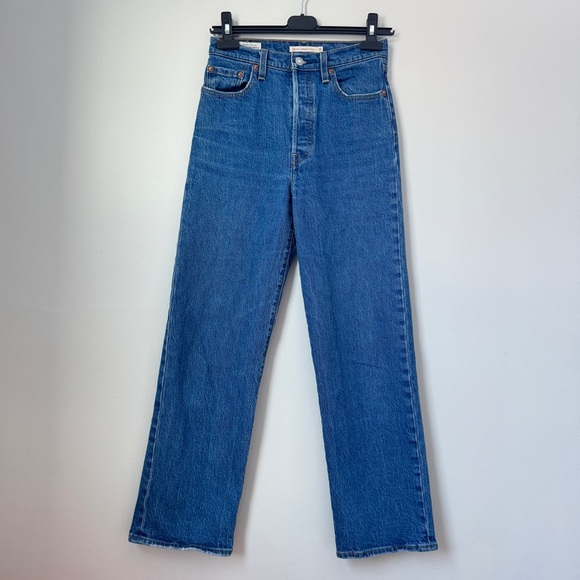 Levi’s Ribcage Straight Ankle Jeans - Picture 9 of 9